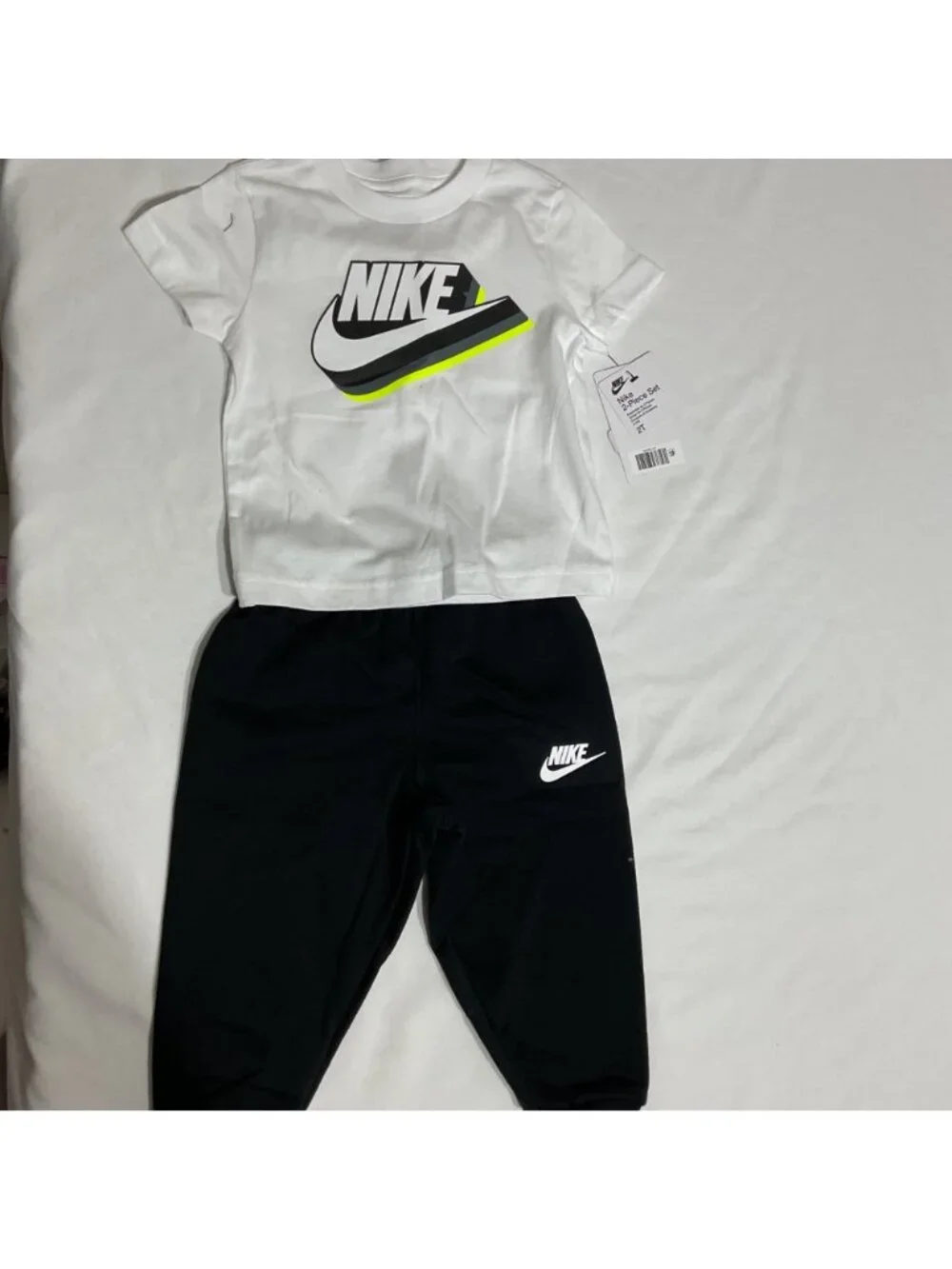 Nike Toddler Boys 2-Piece Logo Tee & Jogger Pants Set White/Black Size 2T
